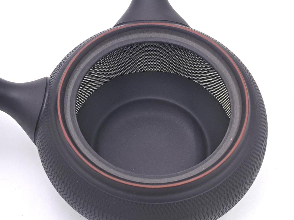Y4063 Tokoname ware flat-type black teapot with reddish-brown glaze, 360cc capacity, made in Japan.