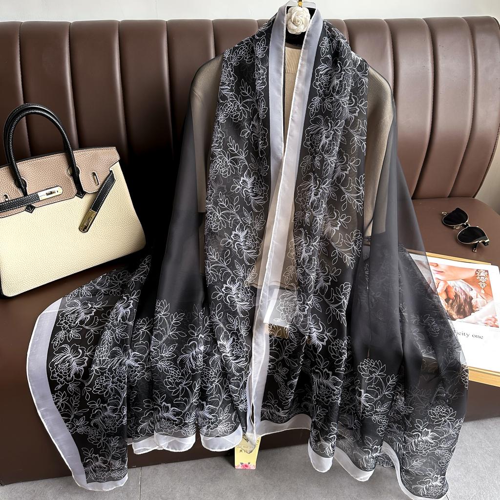 NEW Elegance Scarf Spring Summer Women Beach Sunscreen Fashion Soft Shawl High Quality Silk Lady Popular Print Scarves Hijab