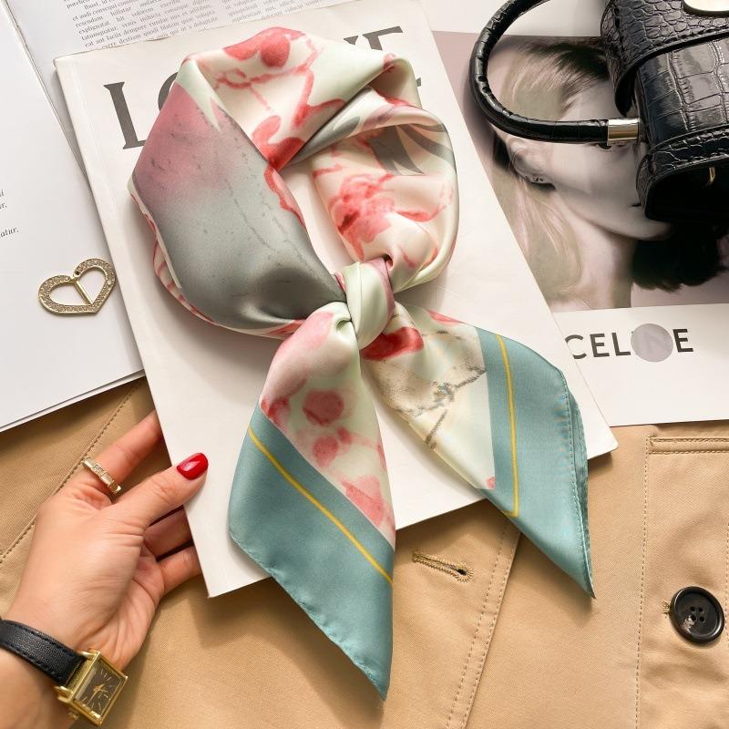 Zhang Ruonan silk scarf women's spring and summer new fashion retro accessories scarf neck high-end small square scarf