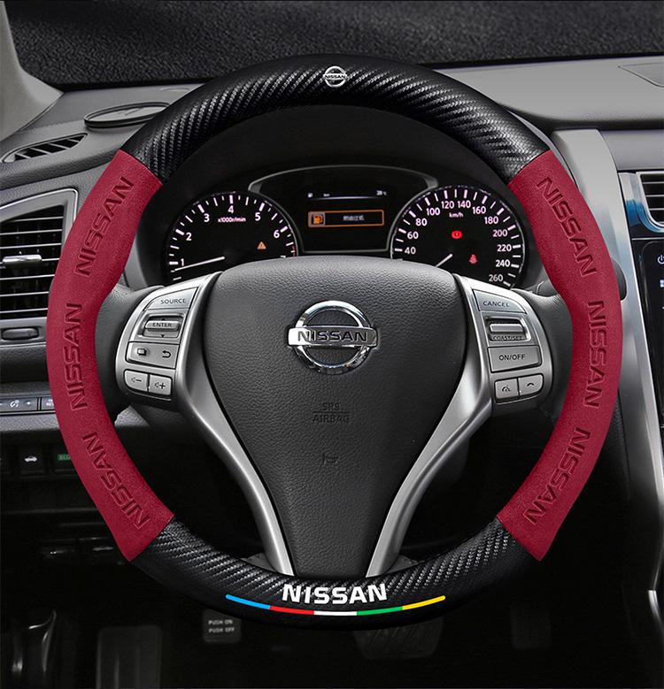 Potah volantu pro Nissan X-Trail (08-23) - Flokovaná uhlíková vlákna, univerzální střih pro všechna roční období.