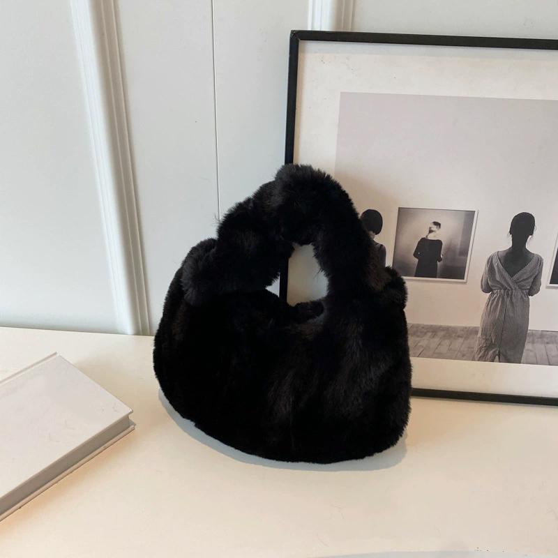 Fur Handbags Women's Small Half Moon Bag Warm Plush Wrist Bags Fashion Furry Short Handle Clutch Ladies Shoulder Bags