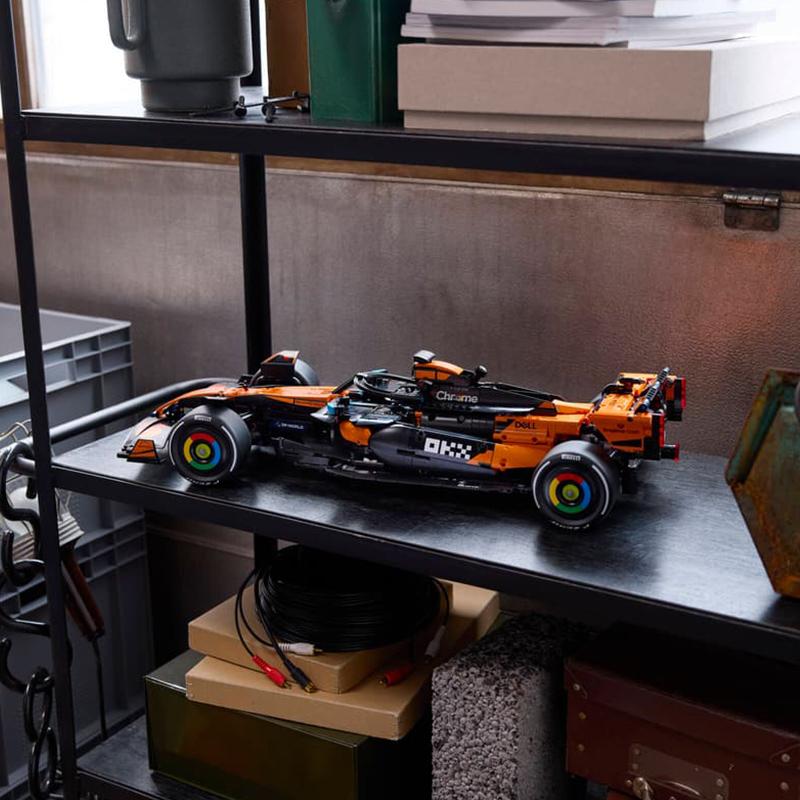 LEGO42228 McLaren F1 racing carMechanical building block toy