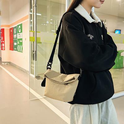 2025 neue Tasche Koreanische kleine Tasche niedliche Handytasche Design Umhängetasche kleine Tasche Nische hoher Sinn