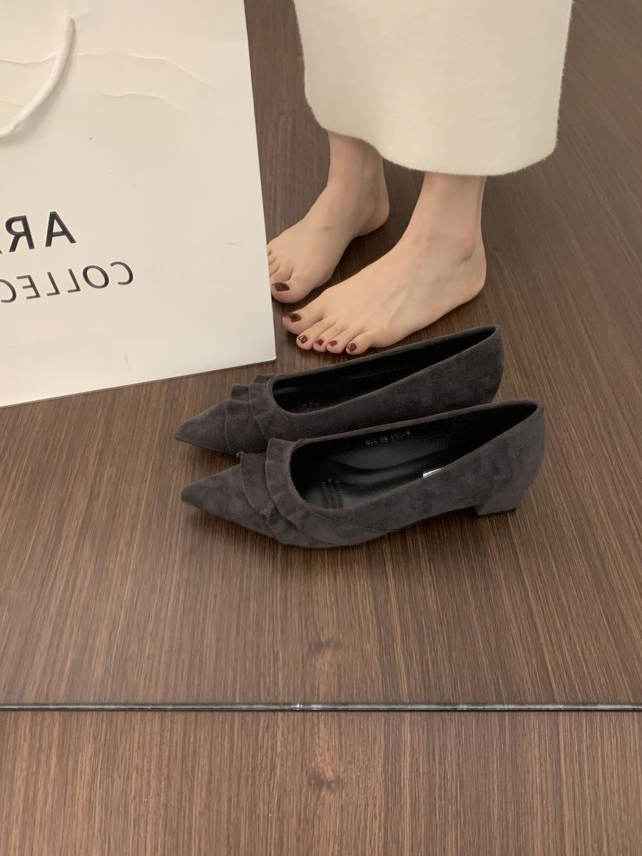 

Высота каблука 4 см~ ретро корейская версия ветер позднего вечера острый носок туфли-лодочки женская обувь 2025 универсальные для работы низкий каблук рабочие туфли 40