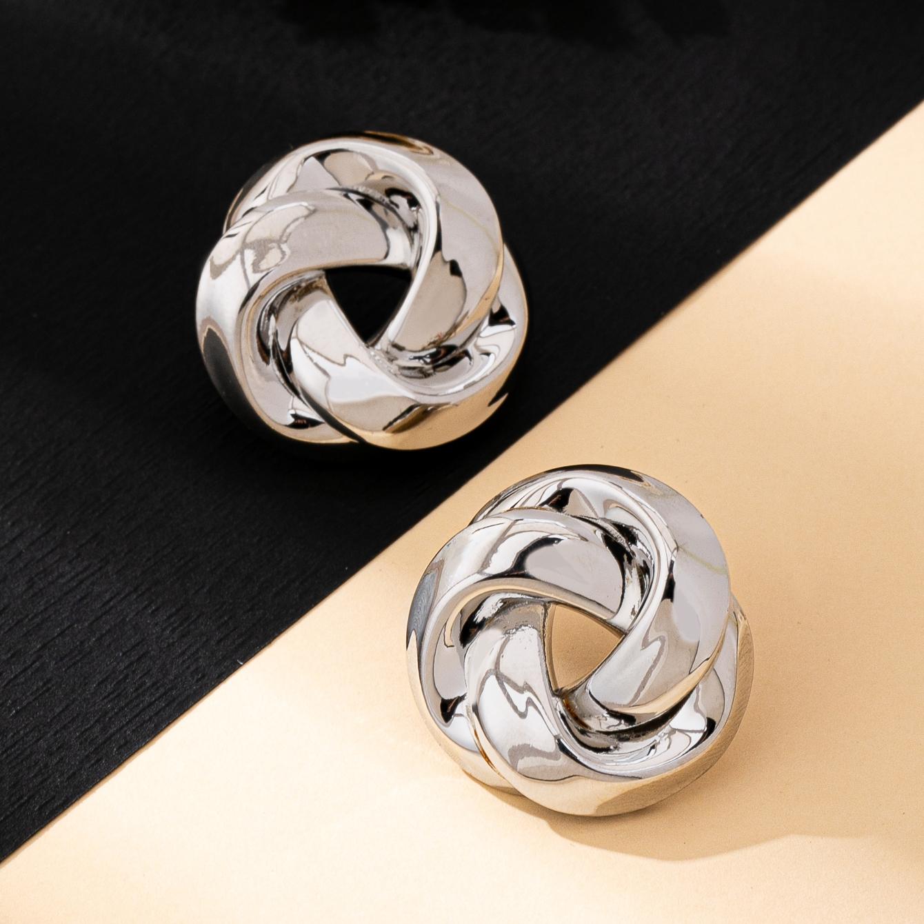 

A Pair of Women s Earrings with a Twisted and Knotted Design, Featuring an Exaggerated, Niche, and High-End Feel
