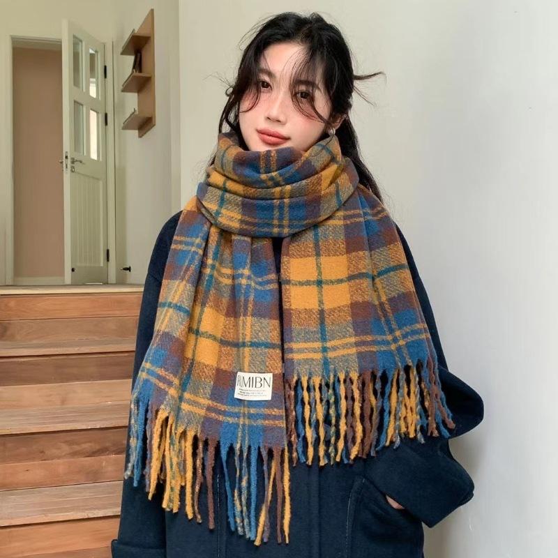 

Plaid scarf contrasting colors British women s autumn and winter versatile high-end warm scarf new Christmas gift червоний