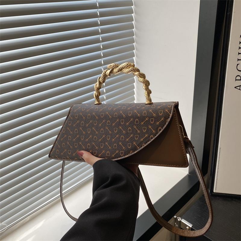 

Женская сумка лето новая мода изысканная личность ретро текстура портативная на плечо мессенджер