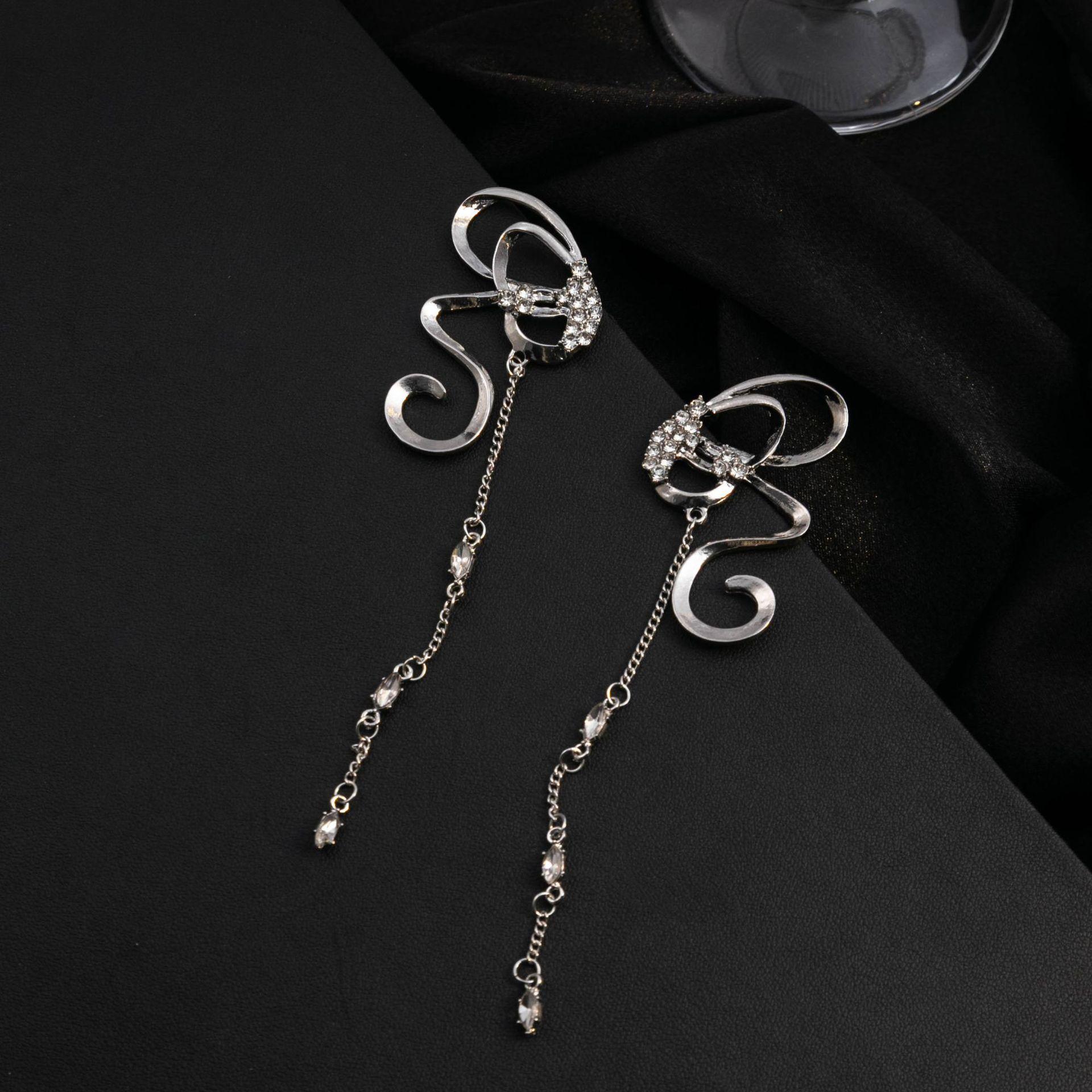Niche Design Diamond-Set Butterfly Earrings, High-End Personalized Streamer Long Fringed Chain Earrings For Women