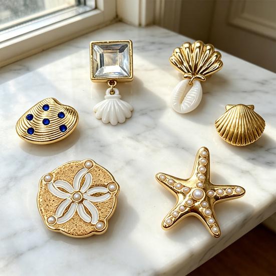 Gold-Toned Shell Shoe Charm, Ocean Themed Summer Shoe Decoration, Seashell Starfish Shoe Charm for Clogs Women Girls Beach Vacation Accessories