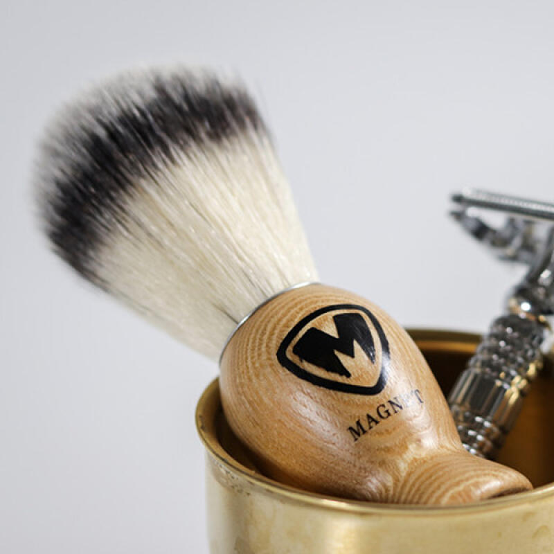 Magnet Shaving Brush / Shaving Foam Brush