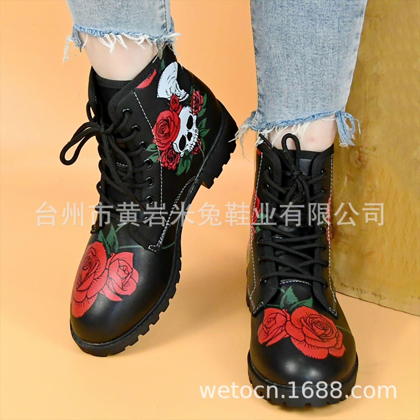 

10 000 Ботинки из кожи с принтом черепа рождественской розы Женские осенне-зимние ботинки мартин на шнуровке Большой размер 43 43