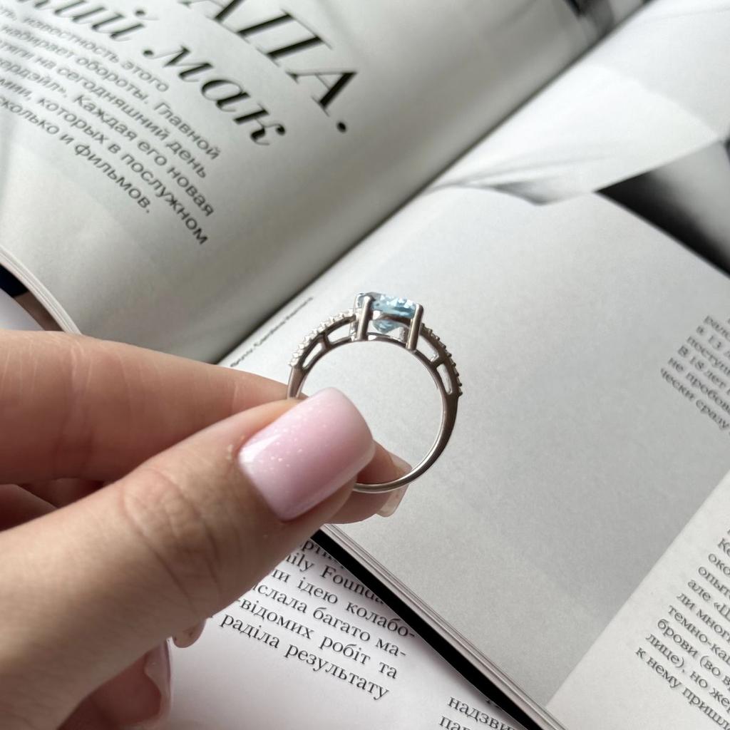 Серебряное кольцо с натуральным топазом 3.11ct, вес изделия 3,7 гр (2157700)