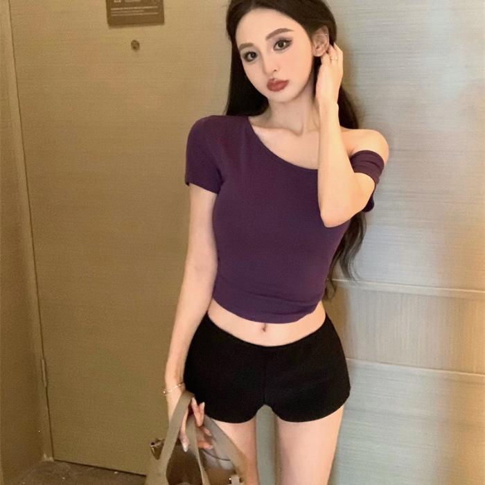 Slightly-sloped Shoulder Short-sleeved Fitted T-shirt for Women, Summer Tight Short Style, Unique and Exquisite, Stunning Off-shoulder Top