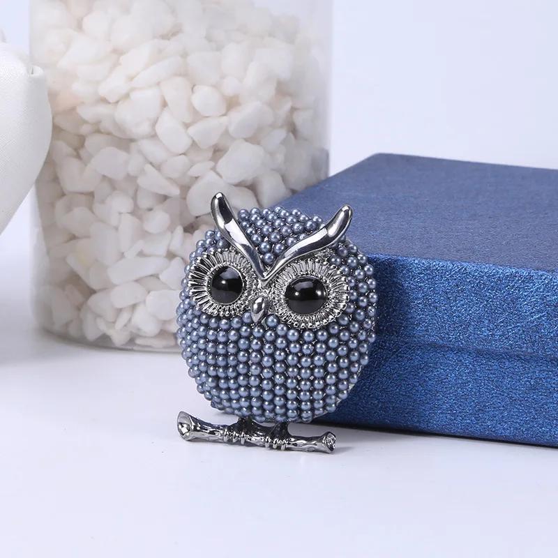

Dmari Tiny Pearls Women Brooch 3 Color Lapel Pin Cartoon Bird Owl Cute Badge Office Party Accessories For Women Luxury Jewelry