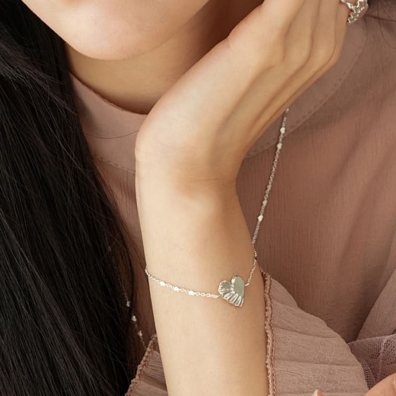 BELLOOGGI Frill Heart Bracelet