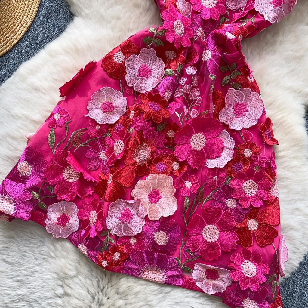 Nischenhaftes Französisches Designgefühl Dreidimensionales Blumennetz Stickerei Taille Schlank Träger A-Linie Kleid Kurzer Rock