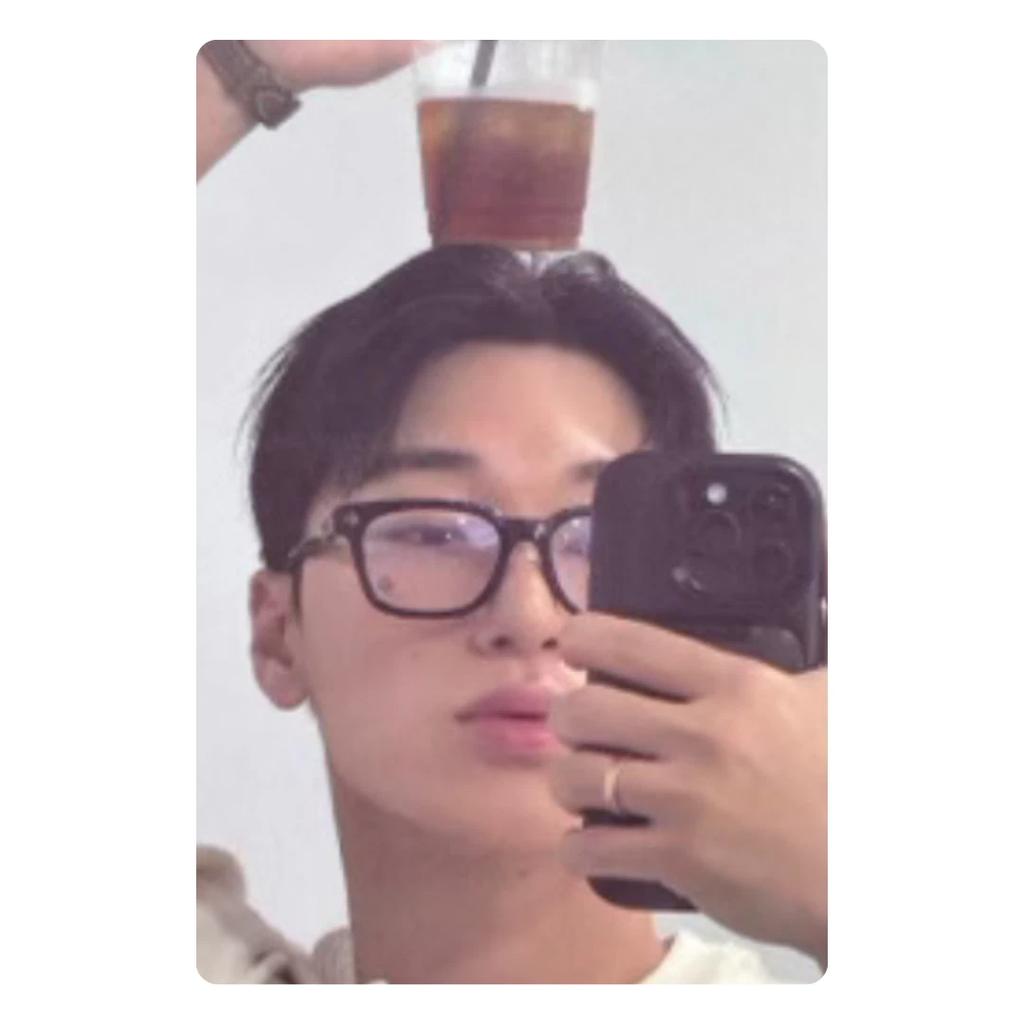 PRZEDSPRZEDAŻ 13. MINI ALBUMU ATEEZ GOLDEN HOUR : Część 4 KARTKA ZE ZDJĘCIEM POCA JAPAN POB OFICJALNA