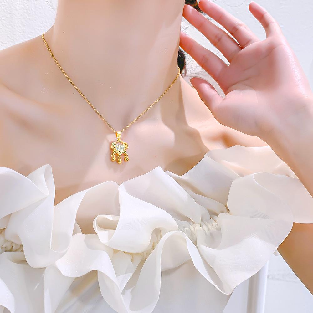 Tassel Longevity Lock Titanium Steel Necklace for Women Unique Design Elegant Collarbone Chain Versatile Premium Accessory
