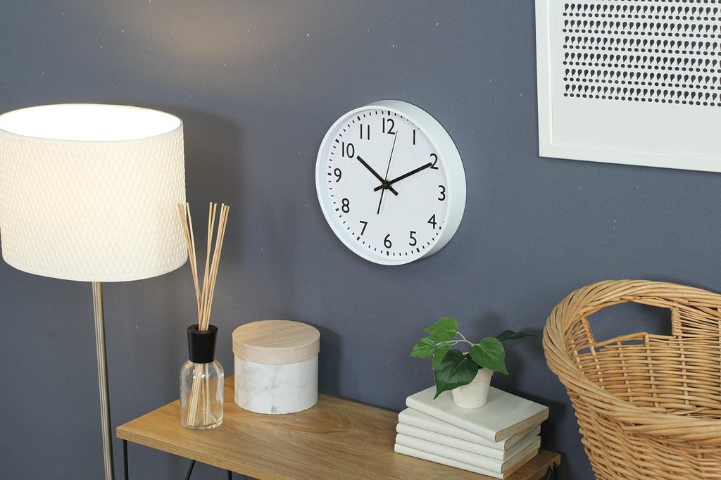 Fujiboeki Wanduhr Breite 25 x Tiefe 4 x Höhe 25 cm Weiß Leise Durchgehender Sekundenzeiger Einfach 37859 Klein