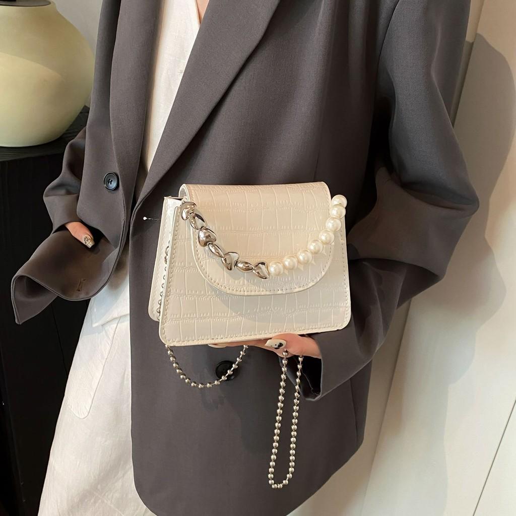 Chic Urban Minimalist Pearl Finish Small Handbag Ideal For Girls With A Trendy Design