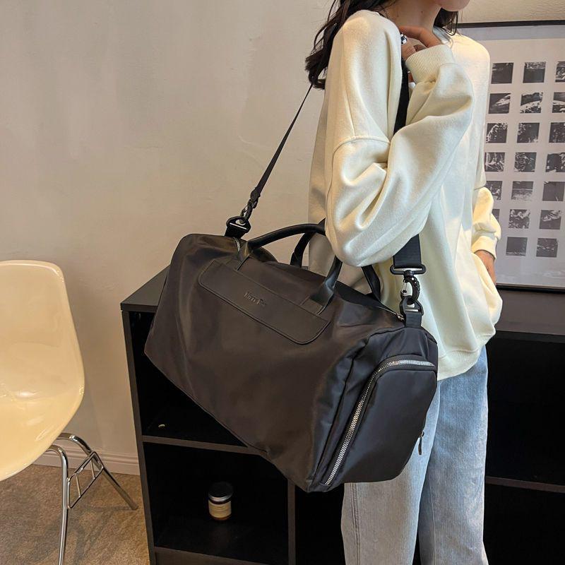 Large Capacity Lightweight Gym Bag with Wet/Dry Separation for Men & Women – Perfect for Short Trips