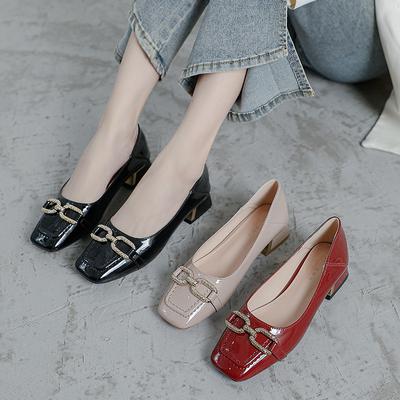 Korean Version Patent Leather Horse Buckle Temperament High Heels Square Head Thick Heel Single Shoes Women's Retro Evening Breeze Middle Heel Commut