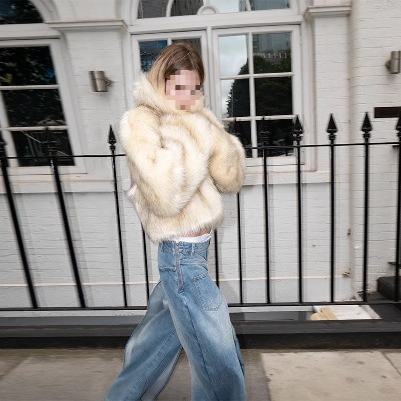 Women's Short Loose Faux Fox Fur Coat - Square Collar, Eco-Friendly, Autumn/Winter.