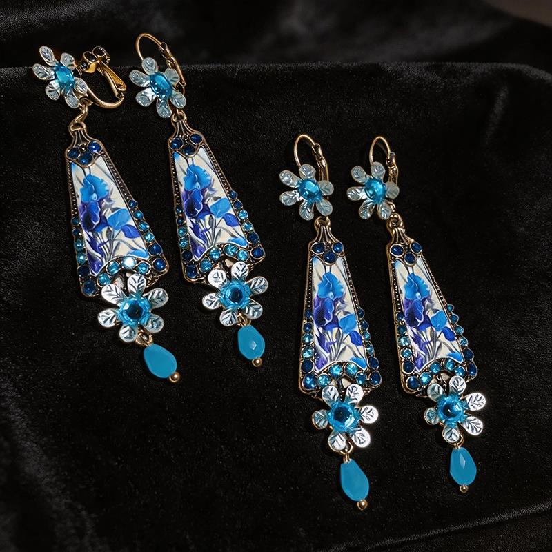 Vintage Rhinestone Flower Ear Cuff - Light Luxury European Retro Style Earrings
