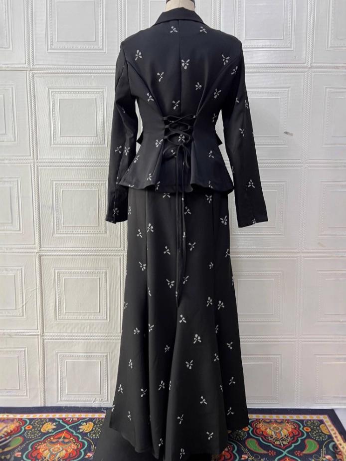 Costum european și american de toamnă 2025, sacou cu fustă midi subțiatoare cu talie înaltă