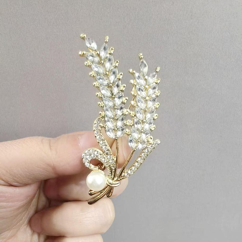 High-End Pearl & Rhinestone Butterfly Brooch for Women's Fashion Suits and Scarves