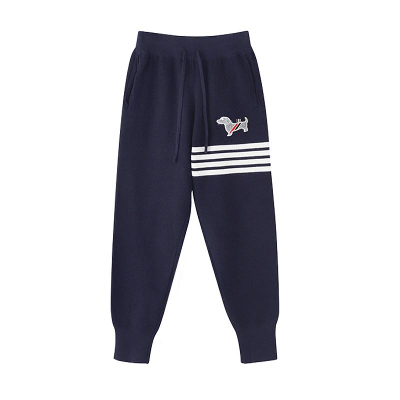 

Осень-зима женский вязаный свитер с вышивкой в полоску с карманом One Size темно-синий