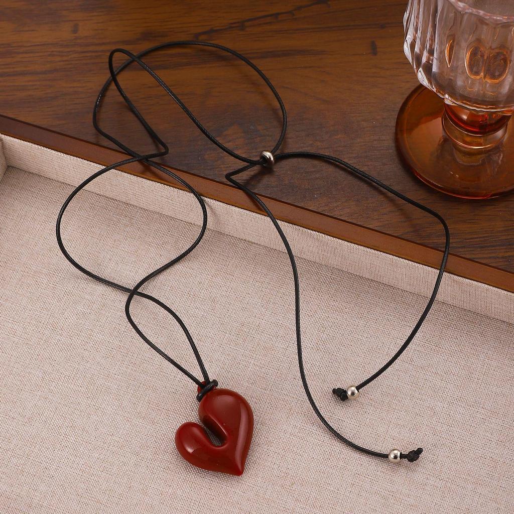 Korean Blogger 2025 Bestseller: Adjustable Black Rope Pendant Necklace - Casual Versatile Fashion Accessory.