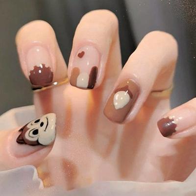 Niedliche Figur Beige Klebe-Nagelspitzen [24 Stück]