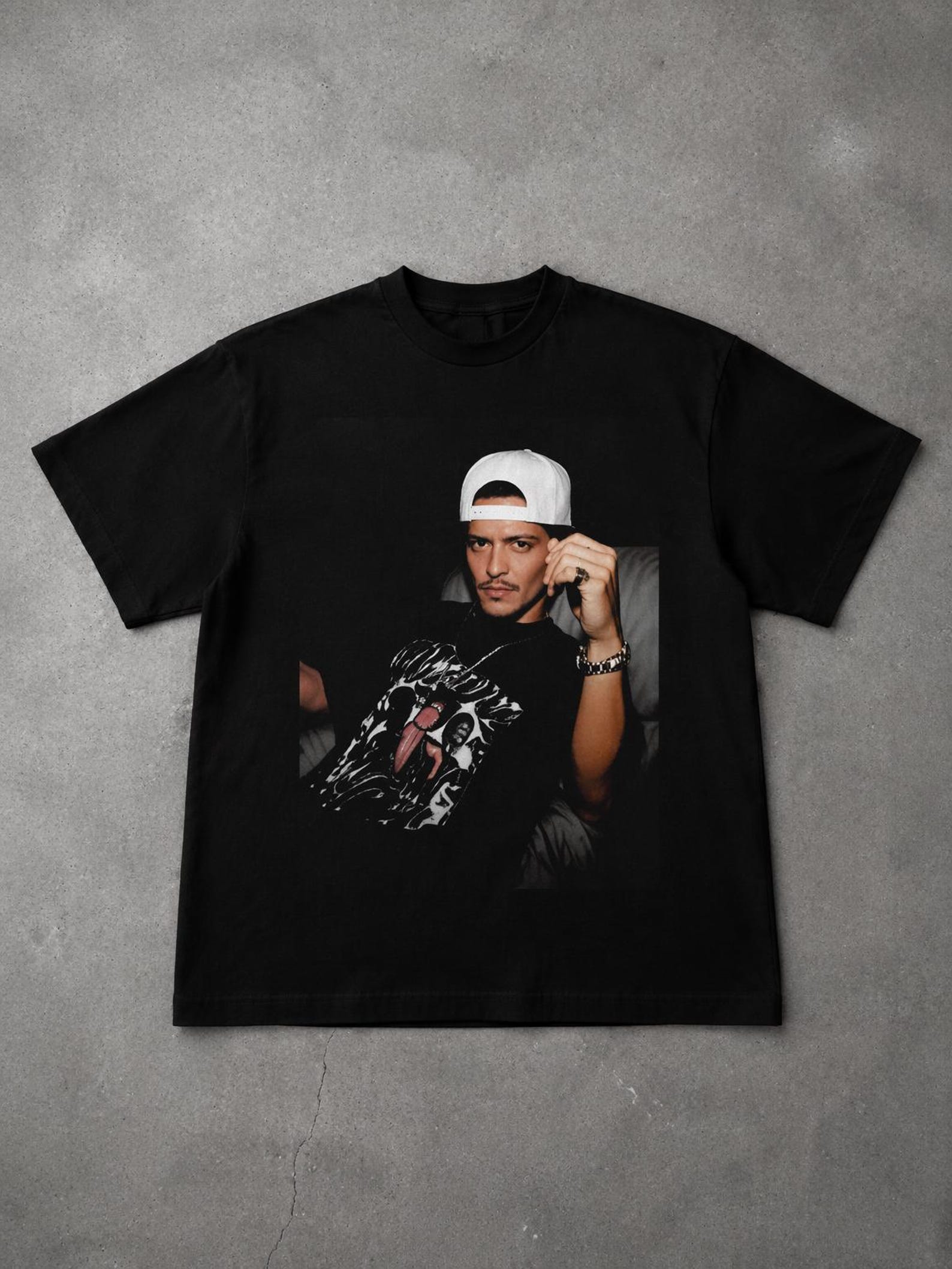 Bruno Mars Graphic T-Shirt, Vintage Bruno Mars Tee, Retro Music Shirt, Bruno Mars Fan Gift, Unisex Oversized T-Shirt, Pop R&B Streetwear Tee 2XL