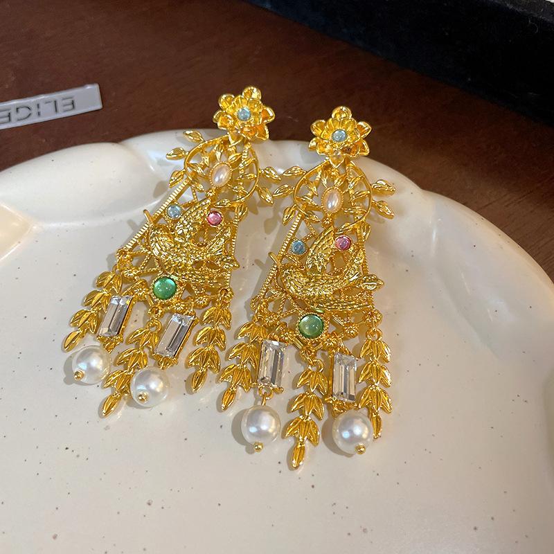 

Vintage medieval silver needle with diamonds flower bird pearl earrings court style fringed earrings retro jewelry women