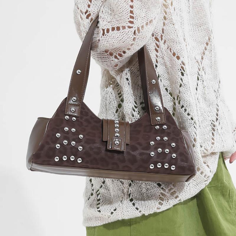Underarm Bag PU Leather Studded Shoulder Bag for Women Rivet Punk Clutch Purse for Work Travel Shopping Trendy Hobo Purse