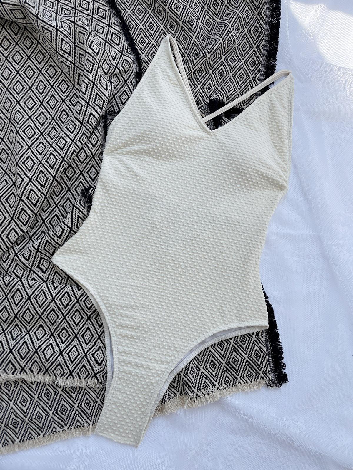 Бандажный женский цельный купальник с эффектом пуш-ап — фото 5