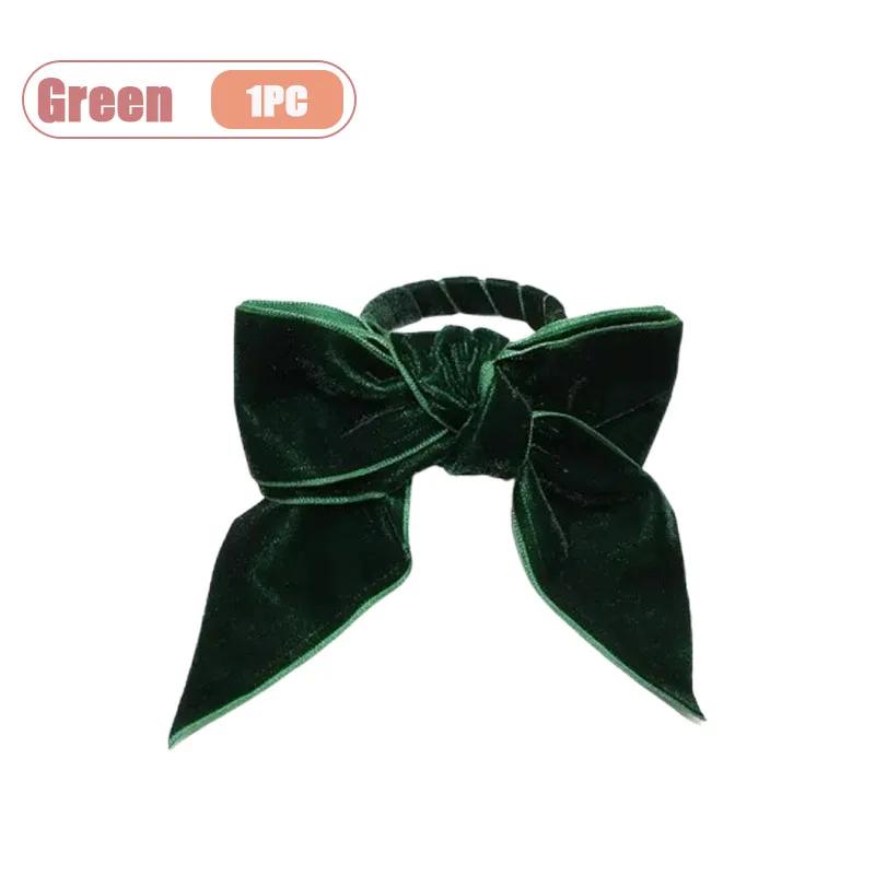 

Christmas Bow Napkin Rings Red Green Velvet Napkin Holders Holiday Table Decor Elegant Tissue Ring For Christmas Dinner Party