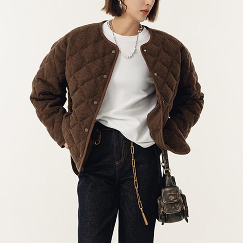 High-end fashionable round neck long-sleeved down jacket women's autumn and winter new rhombus versatile jacket top