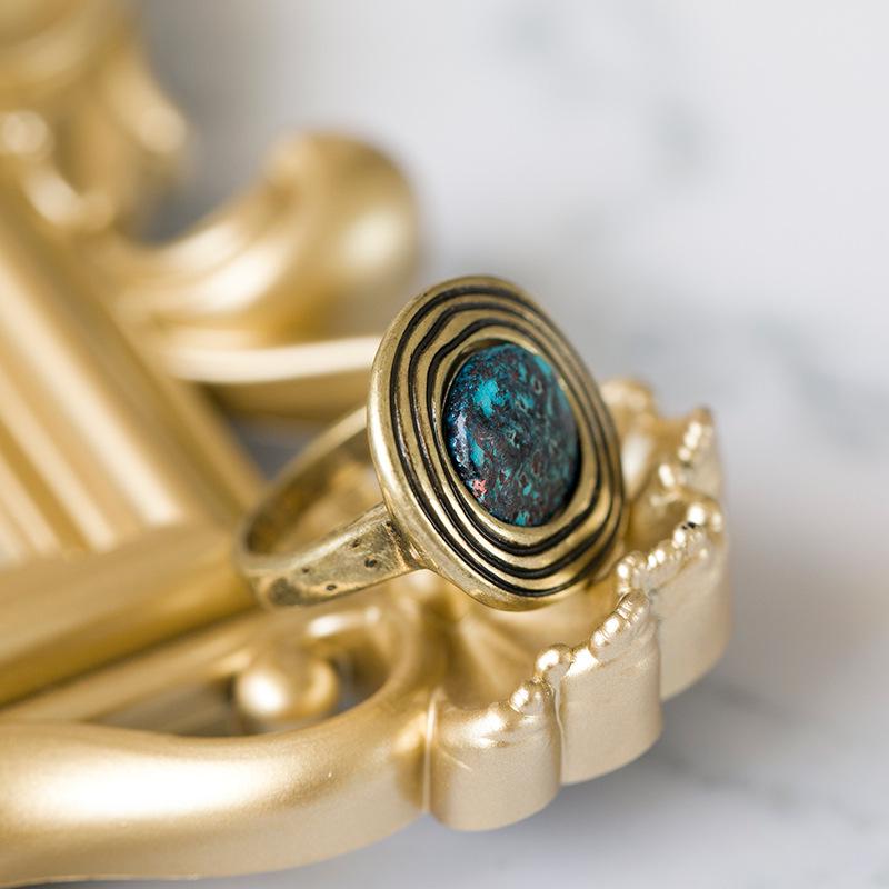 

Vintage Copper-Inlaid Reversible Ring: European & American Style Antique Fashion for Women