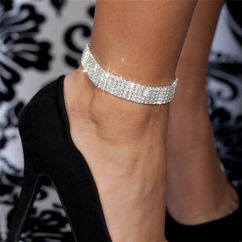 Huitan Silberfarbenes Strass Elastisches Armband Fußkettchen für Frauen Schlicht Stilvoll Weibliche Fußaccessoires Partygeschenk Bling Schmuck