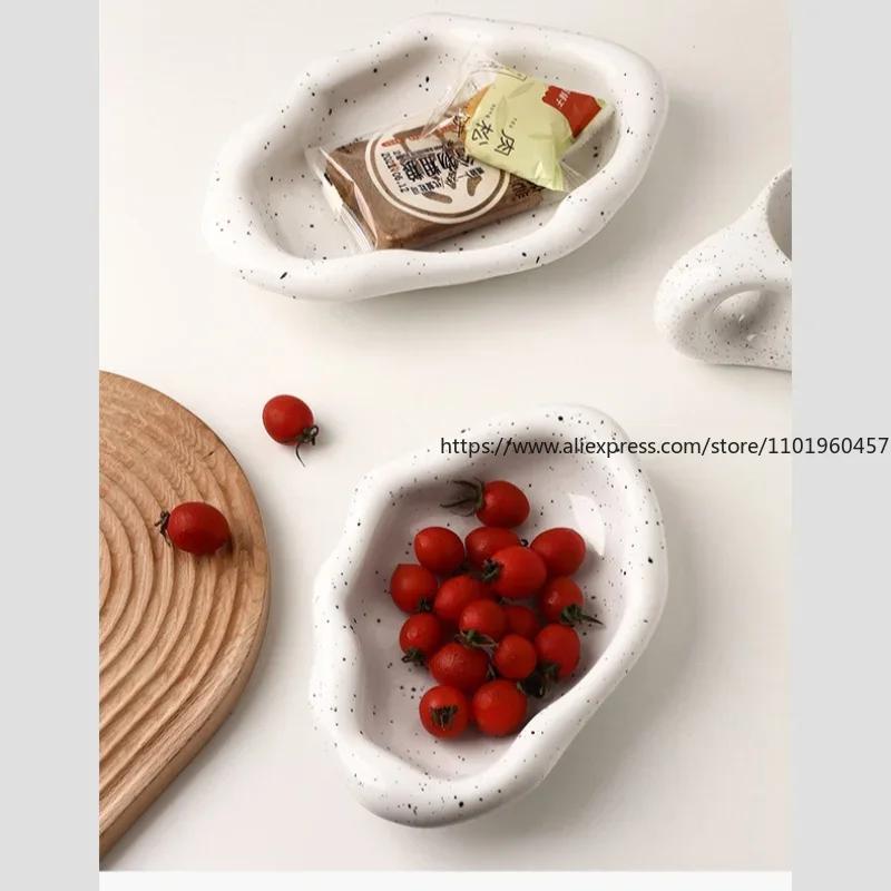 Nordisk Keramisk Skål Uregelmessig Brett Dekorativ Smykkeorganisator Ins Kreativt Brett Luksuriøst Keramisk Oppbevaringsbrett