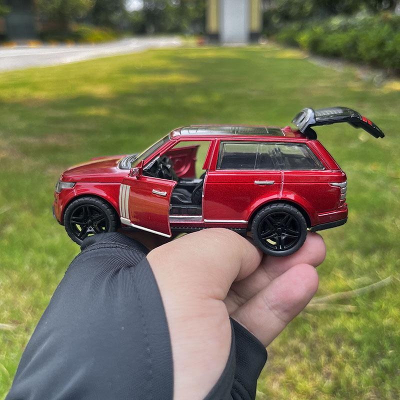 1/36 Alloy Diecasts Metal Toy Car Model X7 Range Rover Toy Vehicles Miniature Car Model with Light Toys for Boys Christmas Gifts