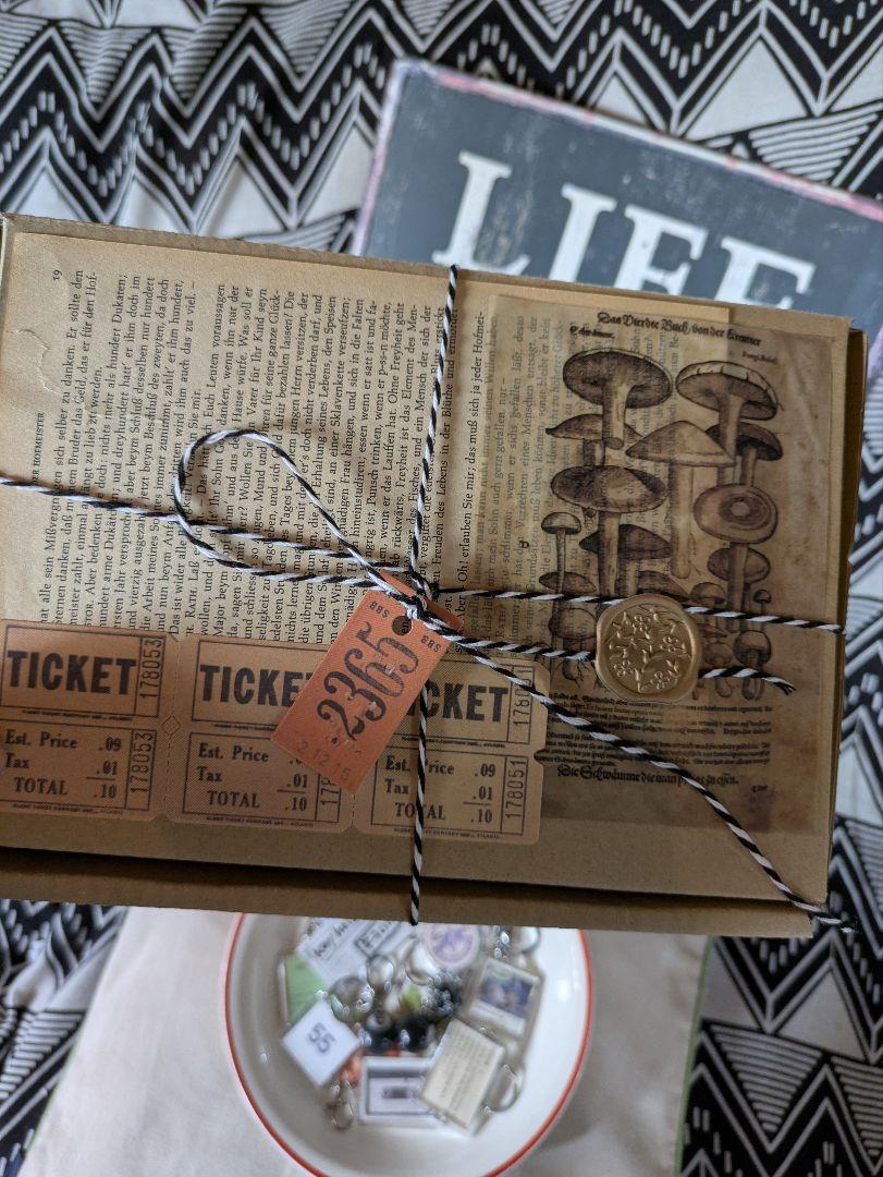 

[USED] Paper Goods Wonderful Delivery 61