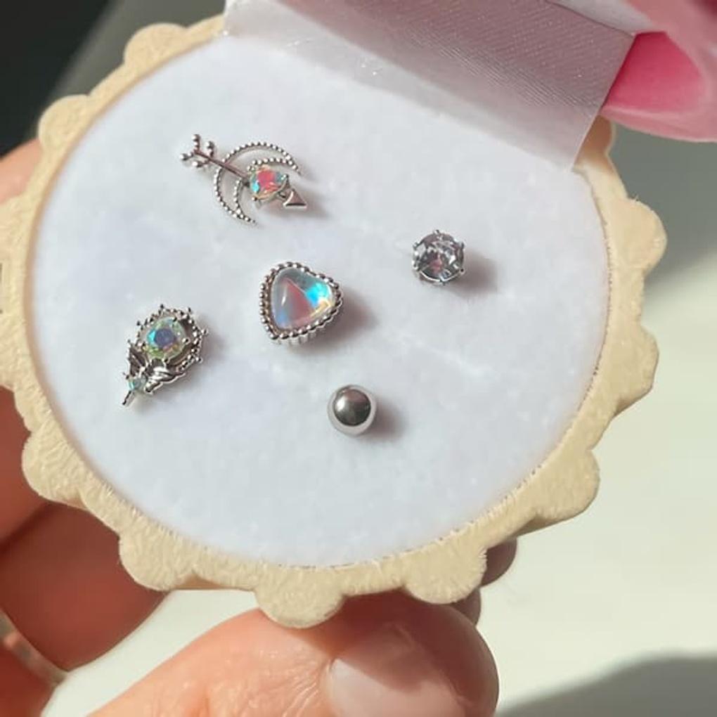 

Women s Young Long Aurora Piercing Inner Conch Earrings 5-Piece Set