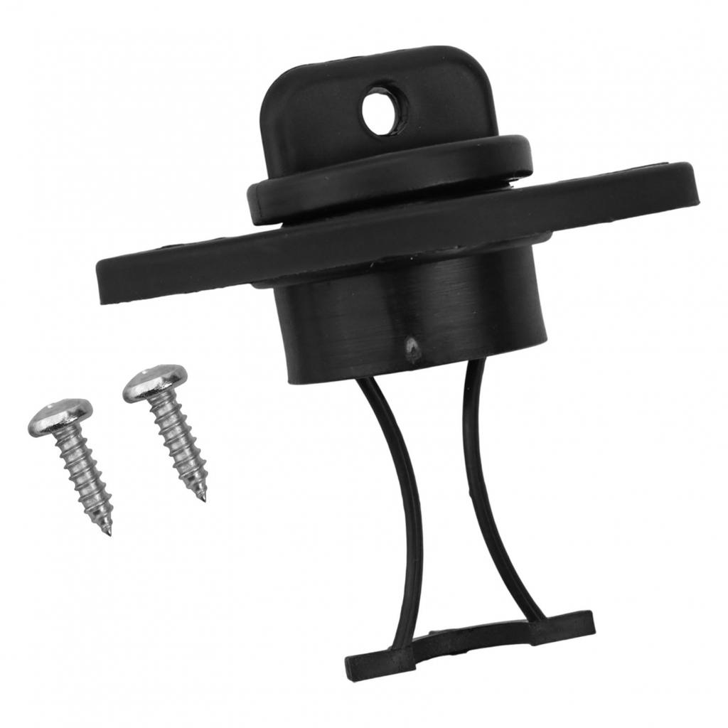 Snadno vyjímatelná vypouštěcí zásuvka člunu s efektivním designem retence