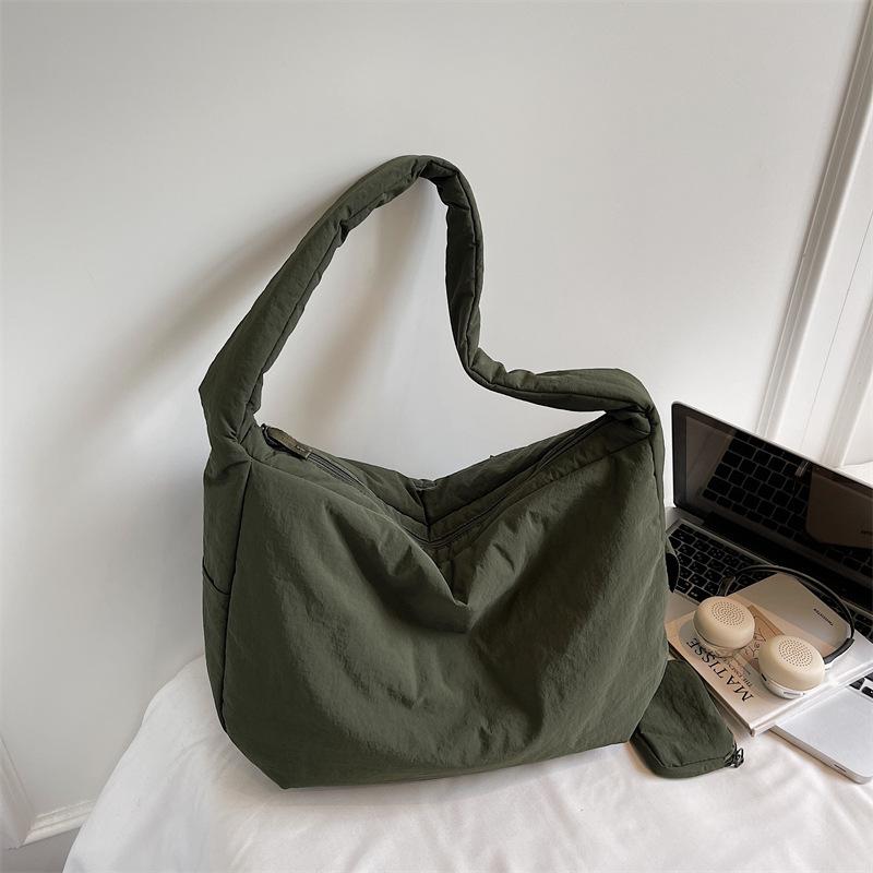 Relaxed Crossbody Bag for Women, Large-capacity Casual and Stylish Single-shoulder Bag, Commuting Dumpling Bag