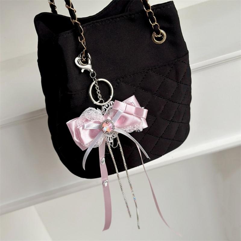 Uroczy Wisiorek z Koronki i Wstążki Motyl Zawieszka do Telefonu Uroczy Ornament do Zawieszenia na Torebce Dziewczęcej na Breloczek lub do Dekoracji Torby