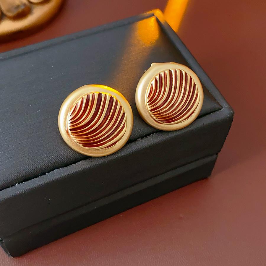 Silver Needle Diamond Round Stud Earrings Court Style Light Luxury Exquisite Earrings Design Sense Niche Earrings