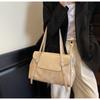 Single Shoulder Commuter Underarm Bag Women's New High-end Light Luxury Niche Retro Large-capacity Bag